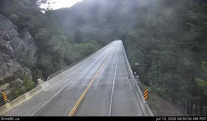 Alexandra Bridge — North — Hwy 1 near Alexandra Bridge, looking north