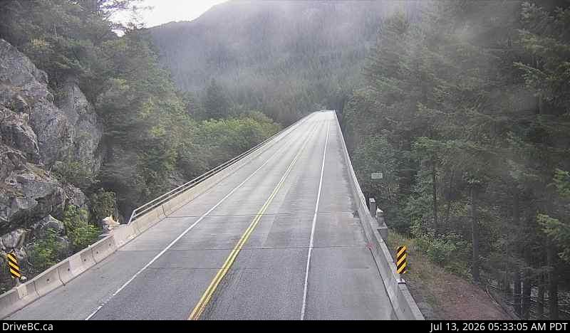 Alexandra Bridge — North — Hwy 1 near Alexandra Bridge, looking north