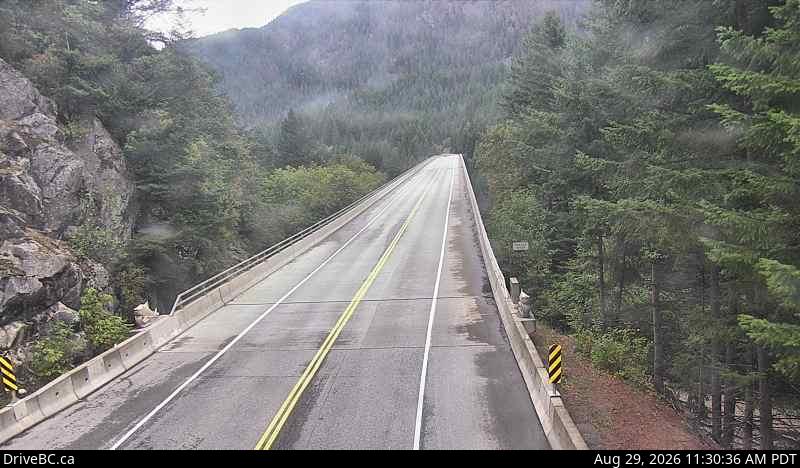 Alexandra Bridge — North — Hwy 1 near Alexandra Bridge, looking north