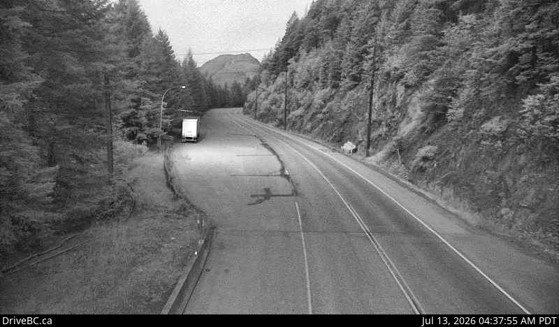 Alexandra Bridge — South — Hwy 1 near Alexandra Bridge, looking south