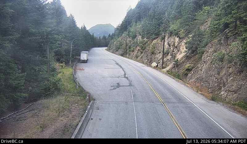 Alexandra Bridge — South — Hwy 1 near Alexandra Bridge, looking south