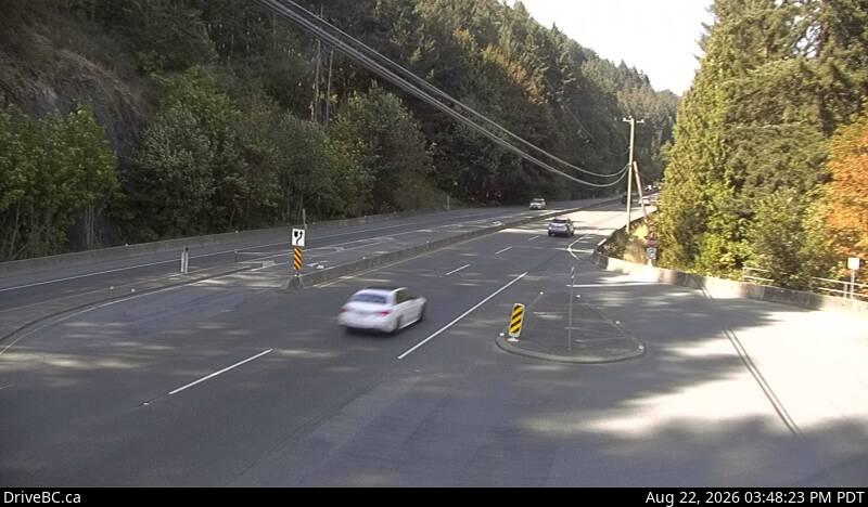 Live DriveBC webcam: Malahat at Tunnel Hill — North on Highway 1 (Malahat)