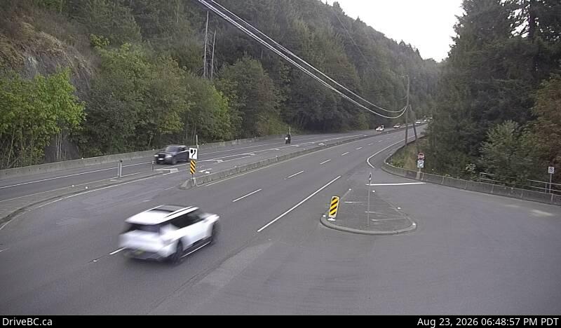 DriveBC webcam: Malahat at Tunnel Hill — North on Highway 1 (Malahat)