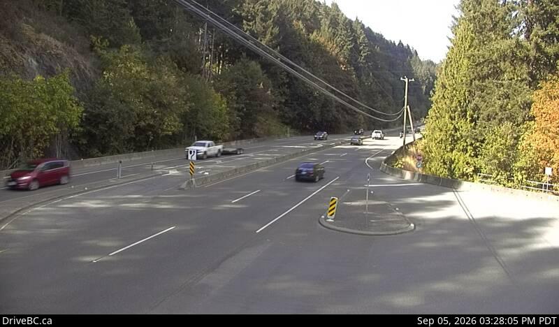 Live DriveBC webcam: Malahat at Tunnel Hill — North on Highway 1 (Malahat)
