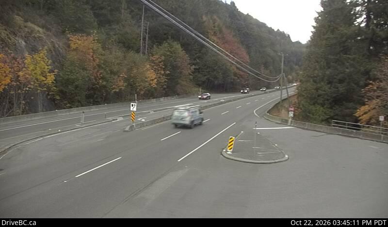 DriveBC webcam: Malahat at Tunnel Hill — North on Highway 1 (Malahat)