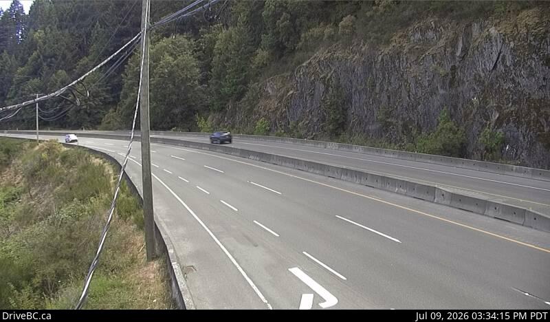 DriveBC webcam: Malahat at Tunnel Hill — South on Highway 1 (Malahat)