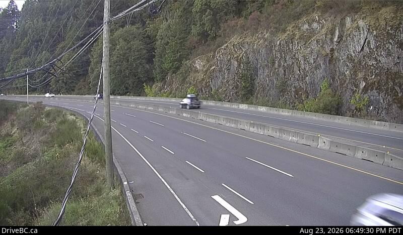 DriveBC webcam: Malahat at Tunnel Hill — South on Highway 1 (Malahat)