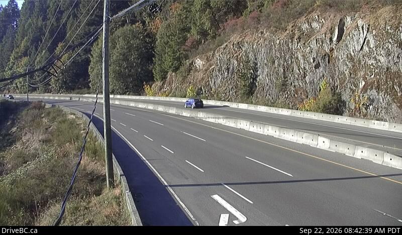 Live DriveBC webcam: Malahat at Tunnel Hill — South on Highway 1 (Malahat)