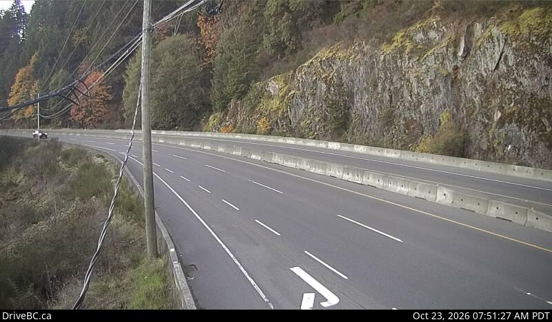 DriveBC webcam: Malahat at Tunnel Hill — South on Highway 1 (Malahat)