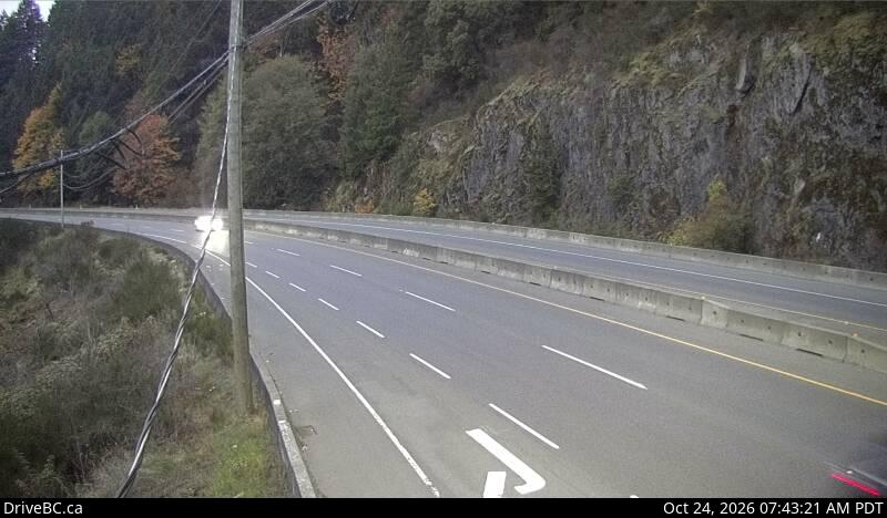 DriveBC webcam: Malahat at Tunnel Hill — South on Highway 1 (Malahat)