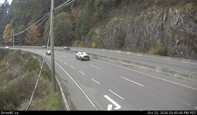 DriveBC webcam: Malahat at Tunnel Hill — South on Highway 1 (Malahat)