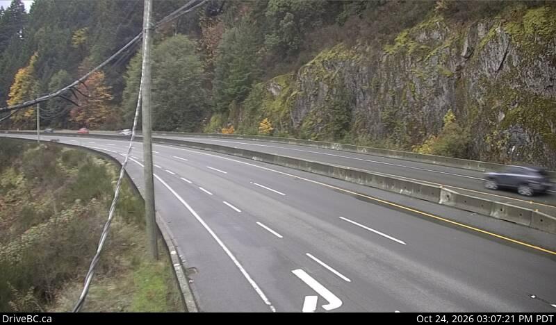 DriveBC webcam: Malahat at Tunnel Hill — South on Highway 1 (Malahat)
