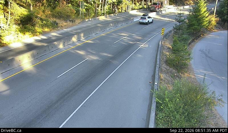 Live DriveBC webcam: Goldstream Park — North on Highway 1 (Malahat)