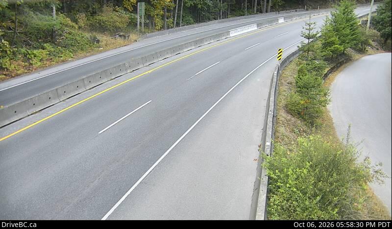 Live DriveBC webcam: Goldstream Park — North on Highway 1 (Malahat)
