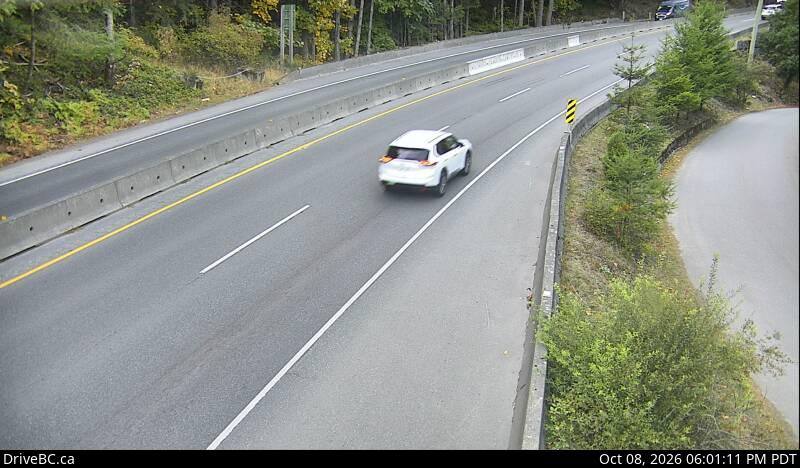 DriveBC webcam: Goldstream Park — North on Highway 1 (Malahat)