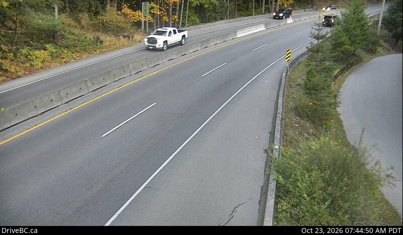 DriveBC webcam: Goldstream Park — North on Highway 1 (Malahat)