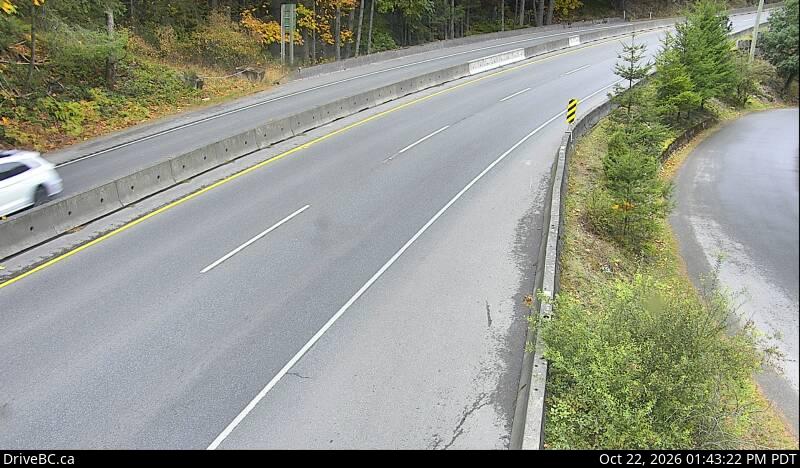 DriveBC webcam: Goldstream Park — North on Highway 1 (Malahat)