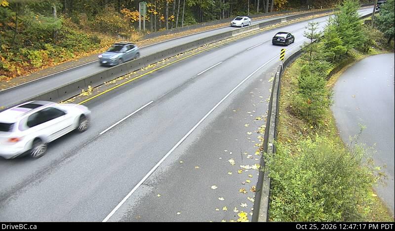 DriveBC webcam: Goldstream Park — North on Highway 1 (Malahat)