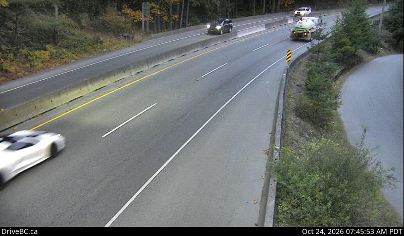 DriveBC webcam: Goldstream Park — North on Highway 1 (Malahat)
