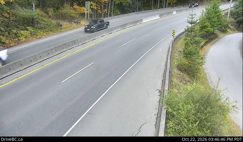 DriveBC webcam: Goldstream Park — North on Highway 1 (Malahat)