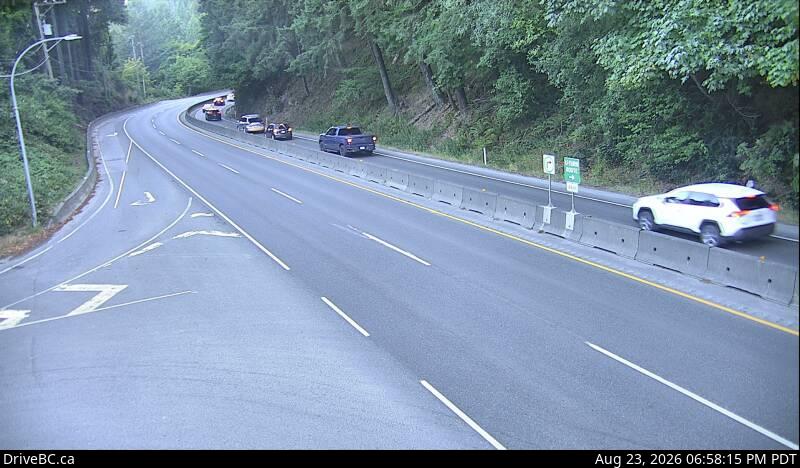 DriveBC webcam: Goldstream Park — South on Highway 1 (Malahat)