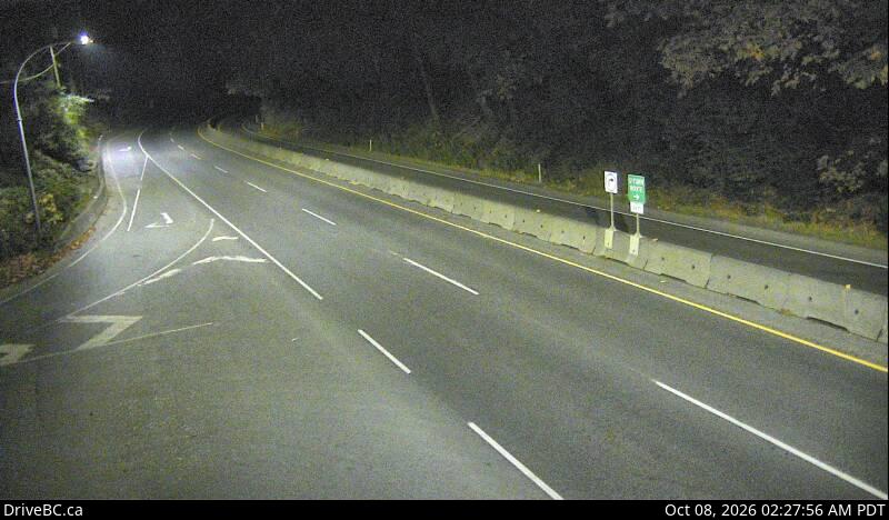 DriveBC webcam: Goldstream Park — South on Highway 1 (Malahat)
