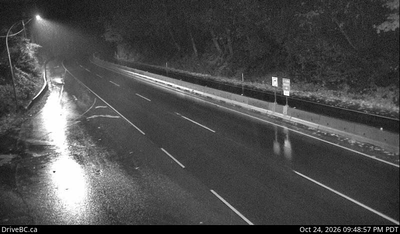 Live DriveBC webcam: Goldstream Park — South on Highway 1 (Malahat)
